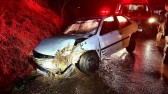 Veículo bate em barranco e é abandonado na PR-562, em Coronel Vivida