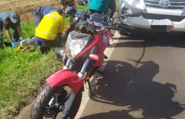 Motociclista fica ferido em colisão traseira com carro em São Lourenço do Oeste