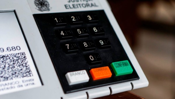 TRE alerta para prazos de regularização do título de eleitor