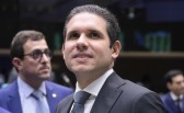 Hugo Motta assume a Câmara, defende pagamento de emendas e cita Ulysses ao pregar respeito à democracia