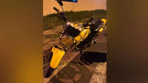 Motociclista sofre fratura na perna após colisão com carro no bairro Pinheirão