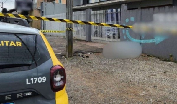 Jovem em situação de rua é morto a tiros e polícia encontra grande quantia em dinheiro 