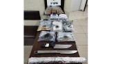 Polícia apreende drogas e arma de fogo