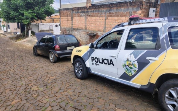 Polícia Militar recupera veículo furtado durante patrulhamento