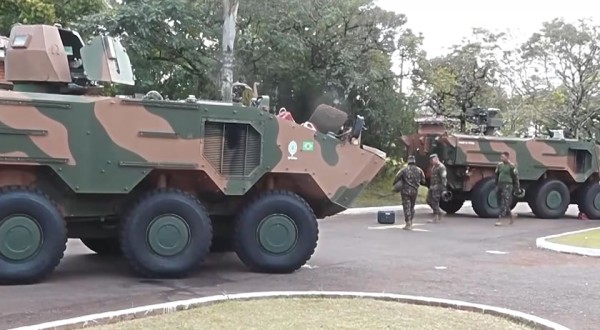 ONU avalia tropas brasileiras em inspeção no 33º Batalhão de Infantaria Mecanizado