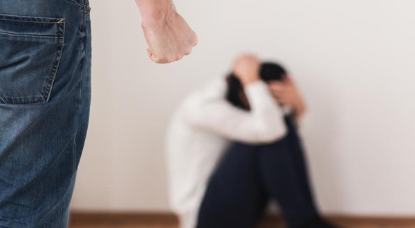 Homem é preso após bater na esposa em Renascença