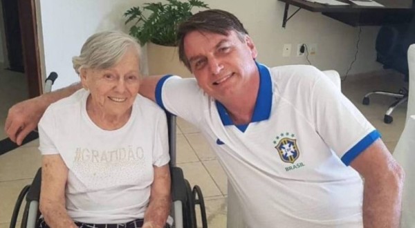 Tarcísio de Freitas batiza viaduto em São Paulo com nome da mãe de Jair Bolsonaro
