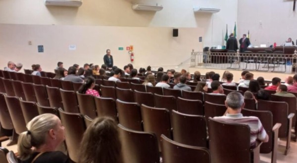 Motorista acusado de dirigir sob o efeito de álcool e atropelar e matar duas pessoas é absolvido em júri