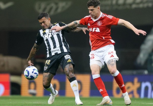 Atlético-MG vence, cola no G-6 e afunda Internacional no Z-4