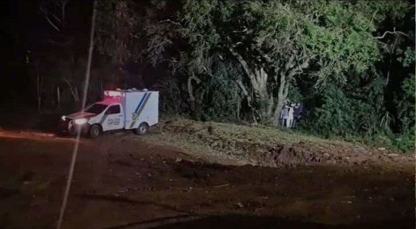 Corpo de mulher com ferimento na cabeça é encontrado dentro de córrego