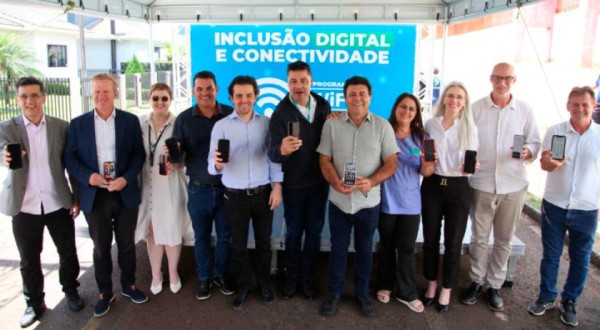 Estado instala wi-fi gratuito em UPA e anuncia R$ 1,5 milhão para coworking em Pato Branco