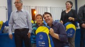 Crianças atendidas pelo Programa Integração AABB Comunidade recebem uniforme