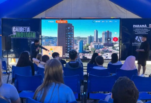 Carreta da Inovação atende no calçadão e democratiza acesso a novas tecnologias