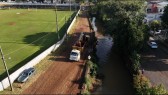 Rio Lonqueador começa a receber serviço de desassoreamento