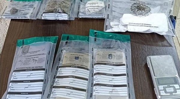 Perseguição termina com dois presos e apreensão de drogas
