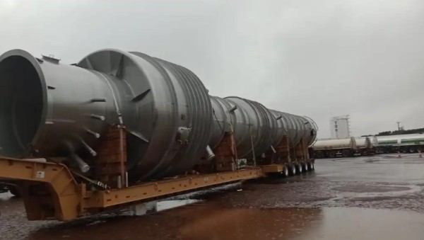 Equipamentos gigantes para empresa Sooro Renner chegam na região