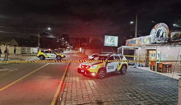 Cadeirante mata homem com tiros na cabeça após discussão em jogo de sinuca e foge no Paraná