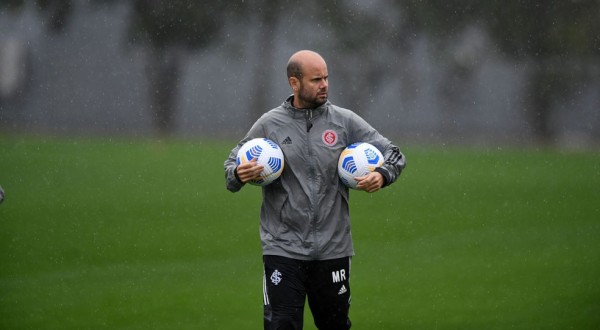 Ramírez sustenta projeto no Inter e defende mudanças contra "loucura" no futebol brasileiro