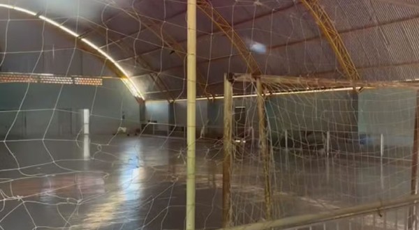 Menino de 7 anos morre atingido por trave em escola do Paraná