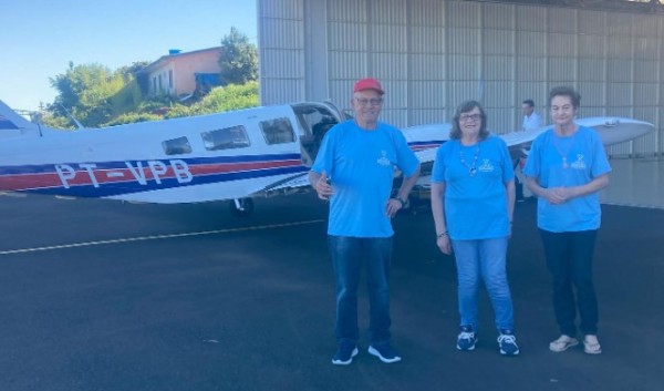 Moradores do Lar do Idoso ganham passeio de avião