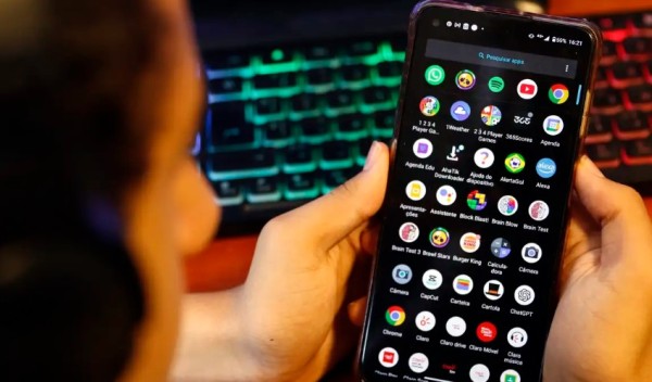 Câmara aprova urgência de projeto que combate adultização nas redes