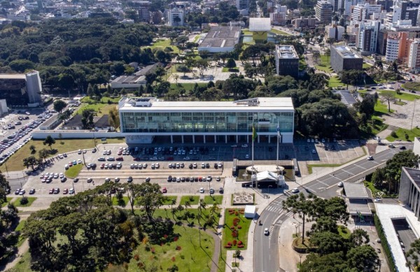 Governo do Paraná nomeia 572 novos servidores para reforçar o quadro do Poder Executivo