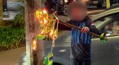 Após eliminação do Brasil, criança argentina queima bandeira; isso não é rivalidade, é falta de respeito
