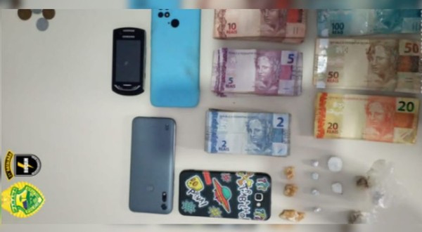 Policiais da ROCAM prendem suspeitos por tráfico de drogas em Francisco Beltrão