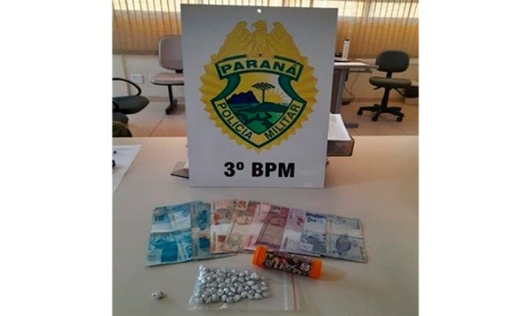 Homem é detido com mais de 60 pedras de crack
