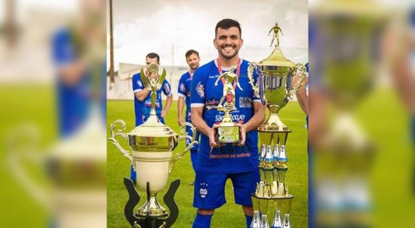 Jogador Daniel Vargas sofre grave acidente de carro
