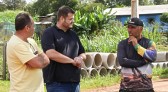 Vereadores acompanham início de obras de asfaltamento