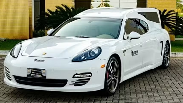 Cortejo em Porsche e capela de cristais: empresas de serviços funerários apostam no luxo e se destacam no Paraná