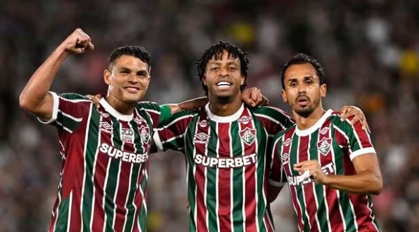 Fluminense domina o Atlético-MG e vence com facilidade no Maracanã
