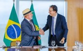 Lula sanciona lei que restringe uso de celular em escolas