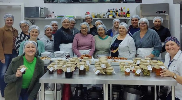 Mulheres beltronenses participam de curso de conservas