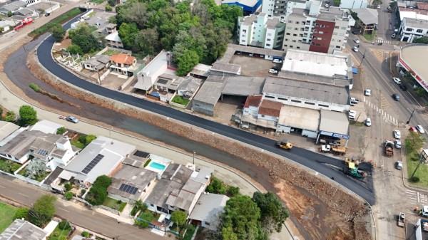 Prefeitura de Francisco Beltrão revitaliza trecho crítico da Avenida Santo Fregonese