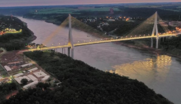 Nova ponte Brasil-Paraguai no Paraná será inaugurada na sexta-feira