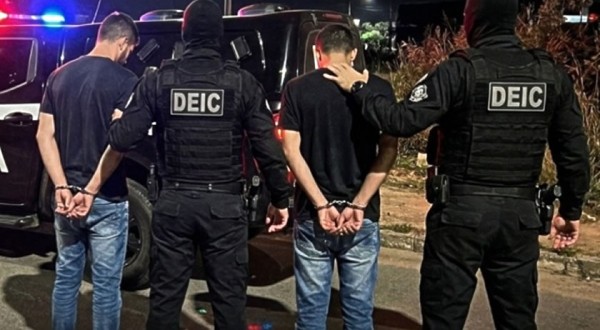 Polícia fecha cerco a quadrilha especializada em adulterar e exportar caminhões furtados em SC