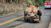 Carro capota na SC-480 e adolescente fica ferido
