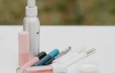 Anvisa proíbe venda e uso de cosméticos irregulares; veja quais produtos foram interditados
