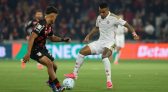 Athletico vence o Internacional, emplaca quarta vitória seguida e segue no G-3 da Série A