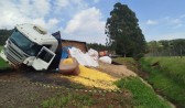 Colisão entre carro e caminhão deixa mulher ferida na PR-158