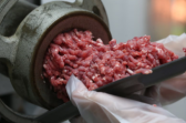 União Europeia suspende importações de carnes do Brasil a partir de quinta-feira