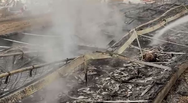 Incêndio atinge aviário e provoca morte de aves