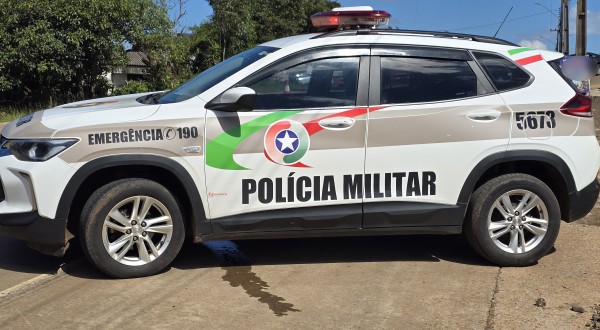 Dois homens ficam gravemente feridos após serem esfaqueados durante briga