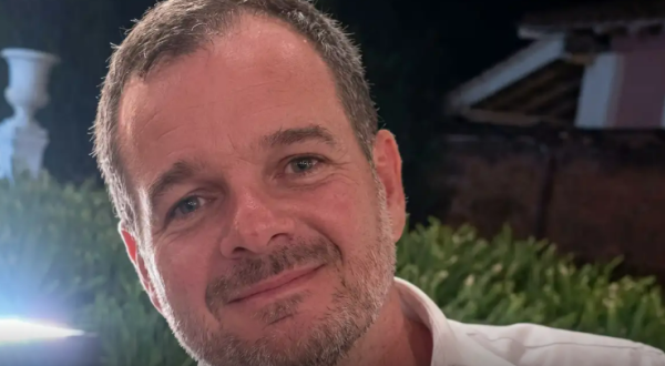 Juiz é encontrado morto dentro de veículo em chamas