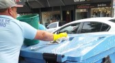 Contentores de lixo e de recicláveis recebem limpeza