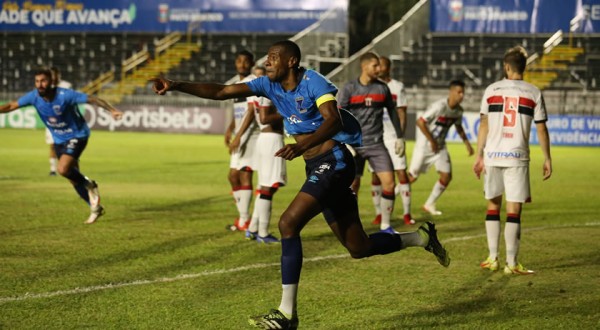 Azuriz vence e garante vaga na próxima fase da Copa do Brasil