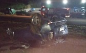 Duas pessoas ficam feridas após veículo capotar na PR-281