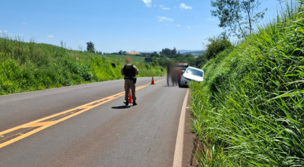 Saída de pista é registrada na PR-566 em Itapejara D'Oeste